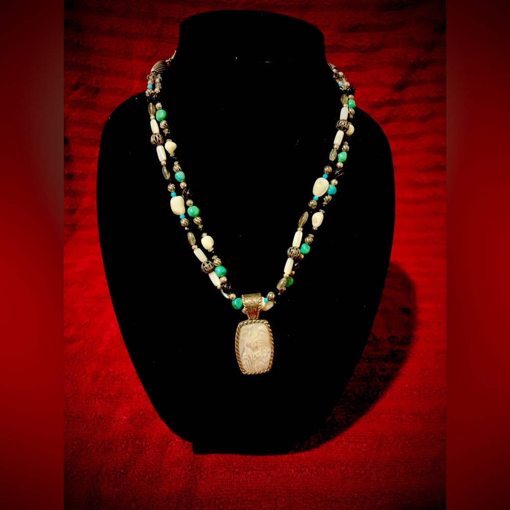 Elegant Beaded Necklace with Pendant-item#0001